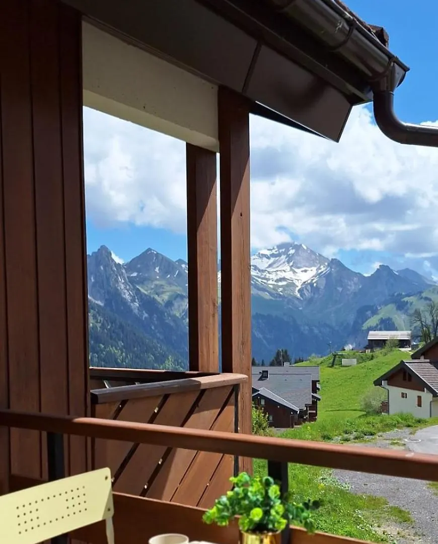 Slow Chalet Etale Ski In-Out Duplex Mountain View Balcony & Free Parking Manigod Francia