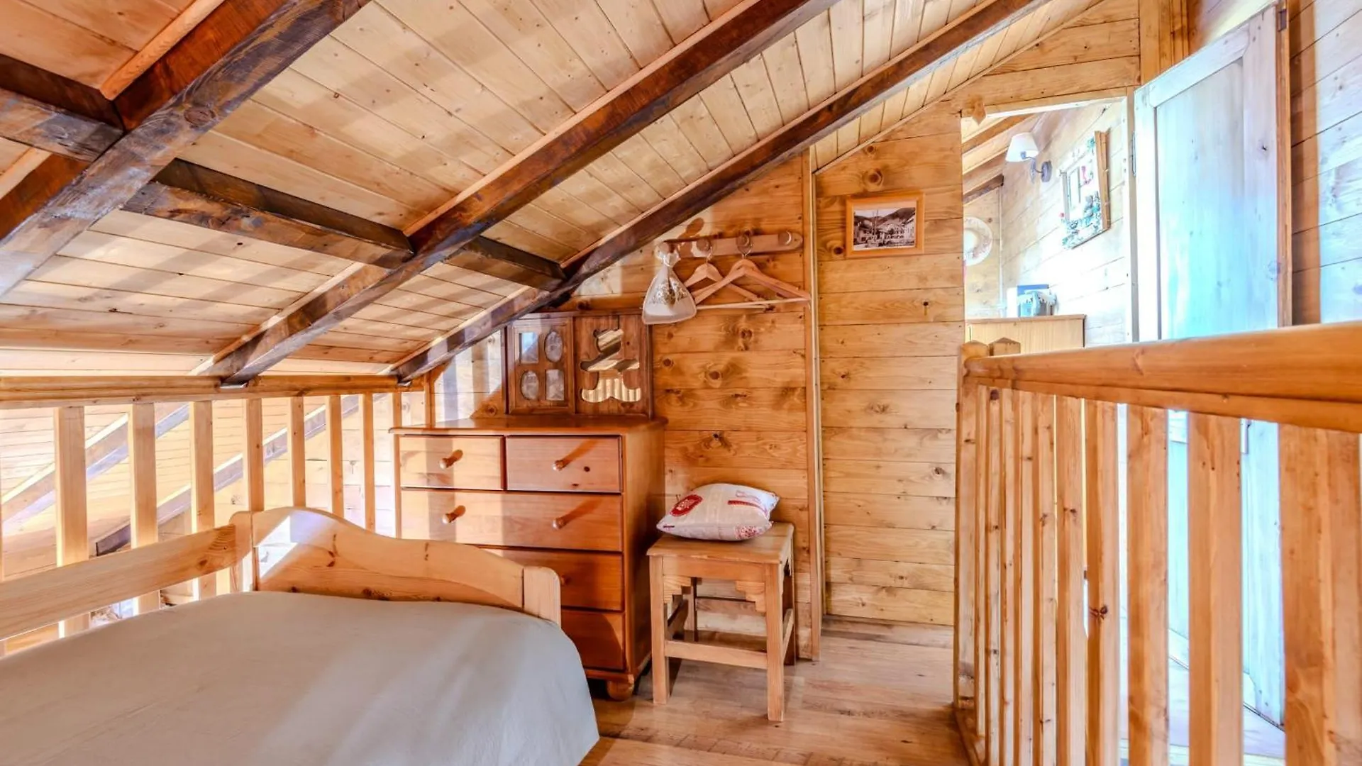 Slow Chalet Etale Ski In-Out Duplex Mountain View Balcony & Free Parking Manigod 0*,  Francia
