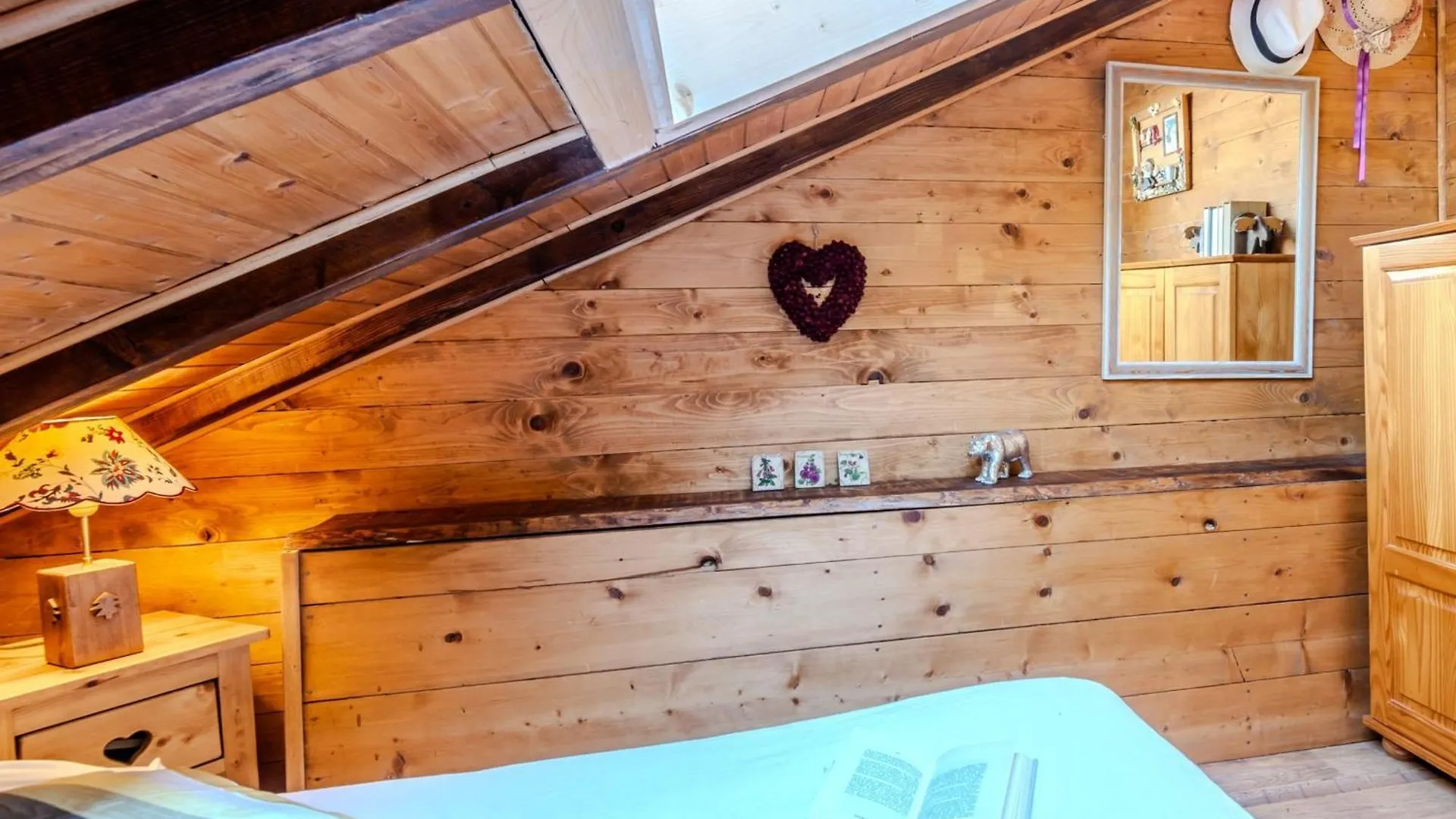 Slow Chalet Etale Ski In-Out Duplex Mountain View Balcony & Free Parking Manigod Apartamento