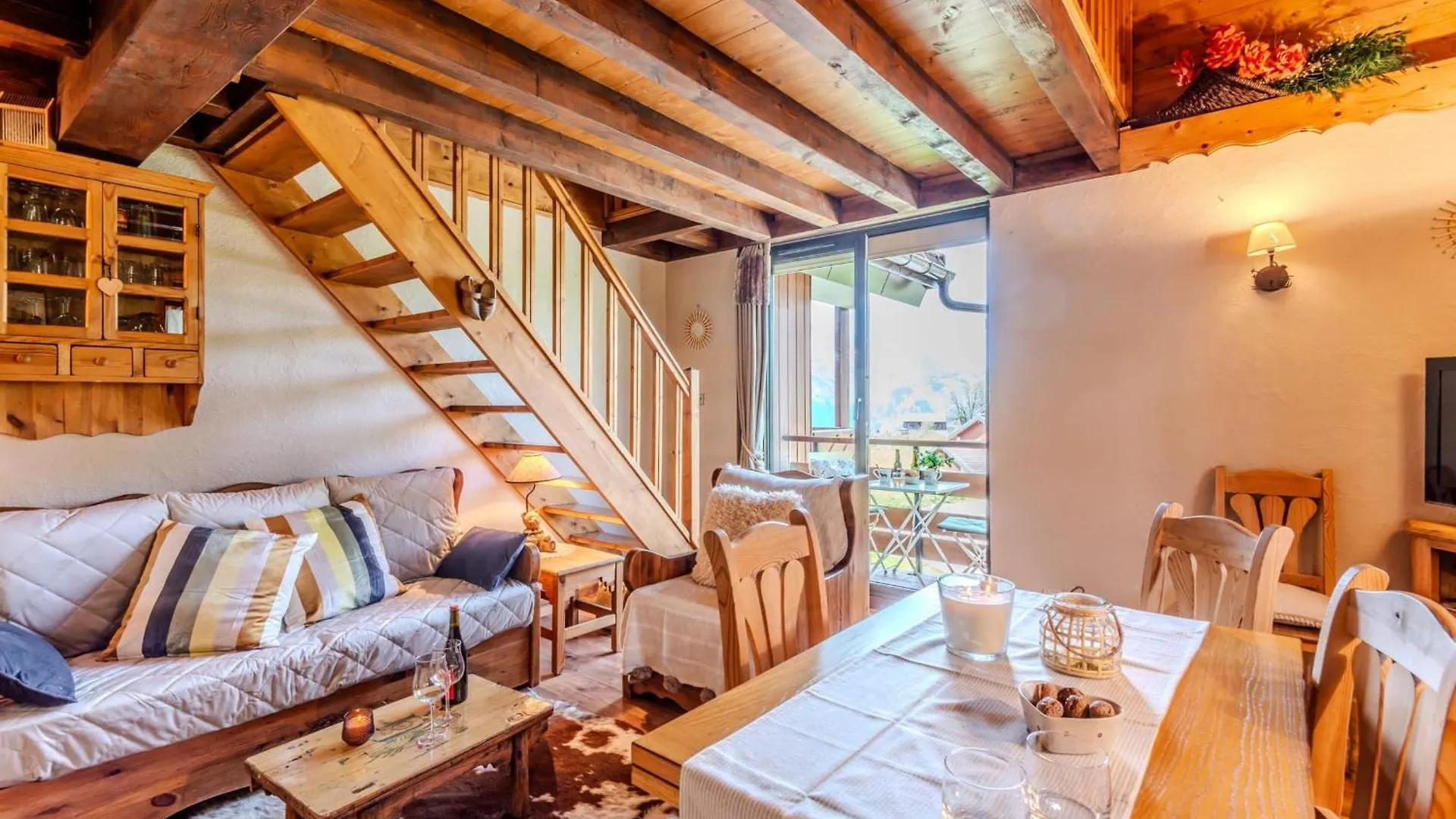 Slow Chalet Etale Ski In-Out Duplex Mountain View Balcony & Free Parking Manigod